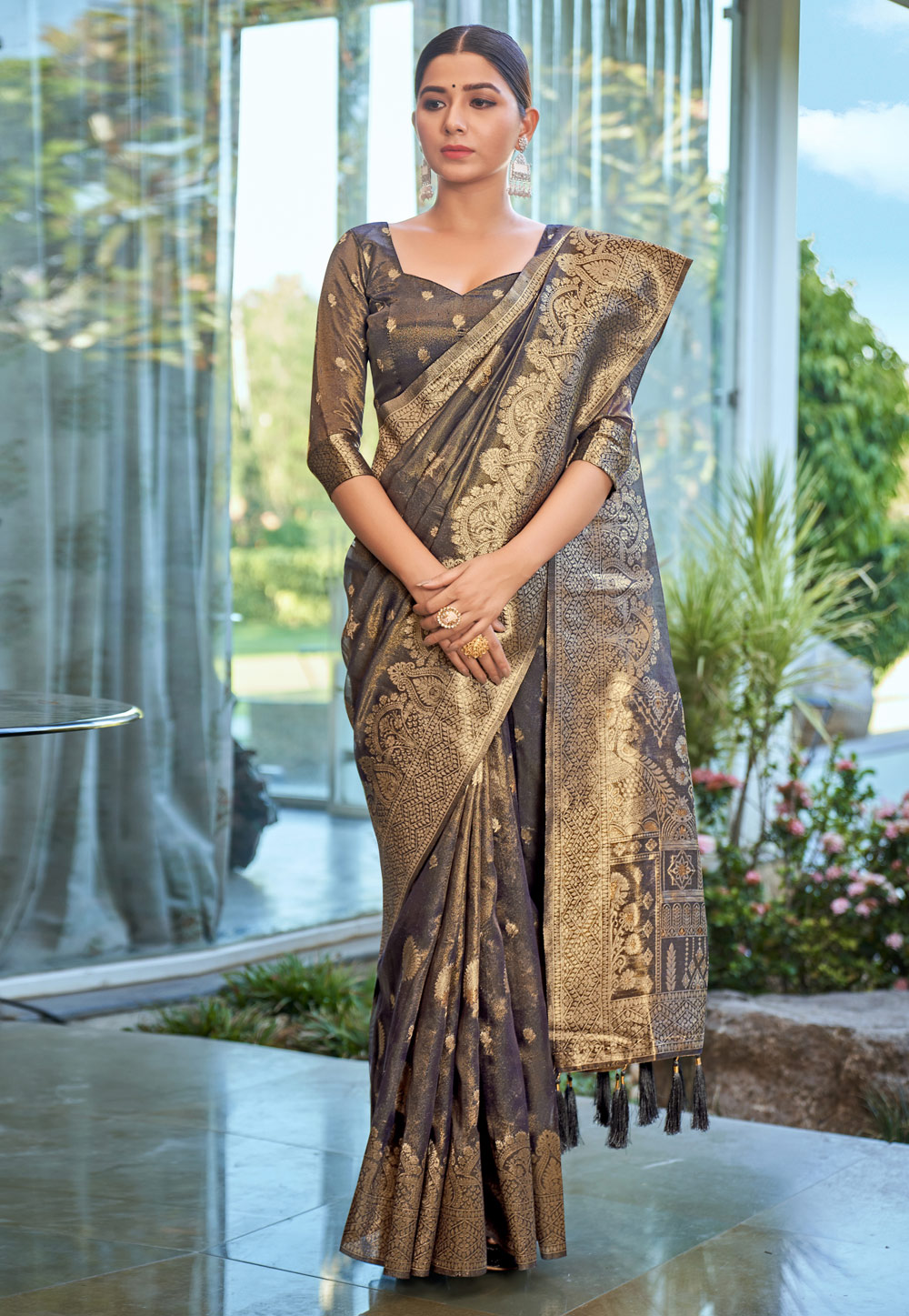 Grey Shimmer Saree With Blouse 287515