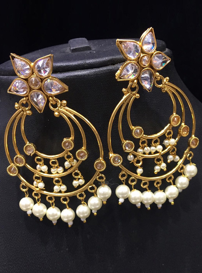 White Copper Kundan Earrings 148273