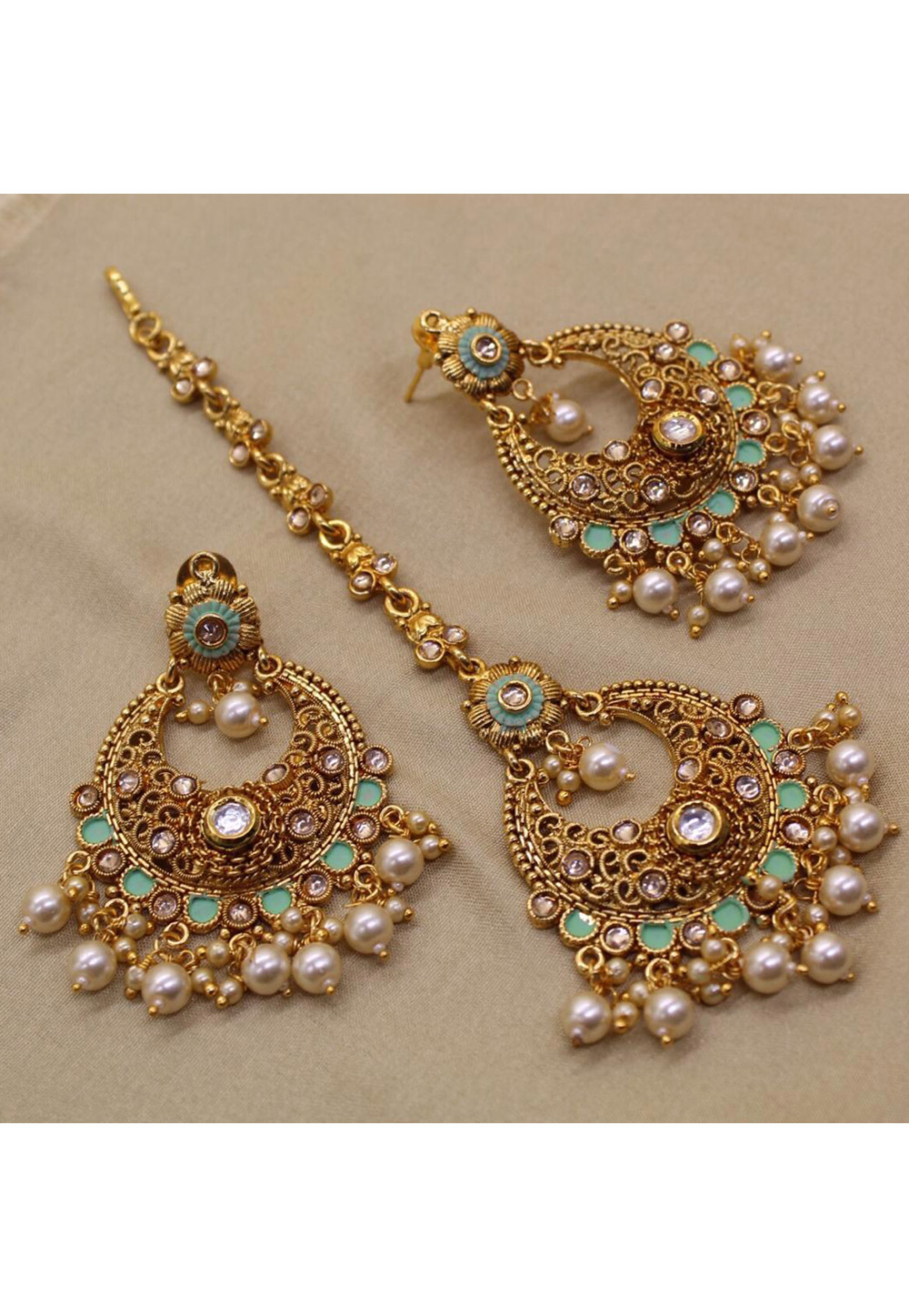 White Copper Earrings and Maangtikk 167099