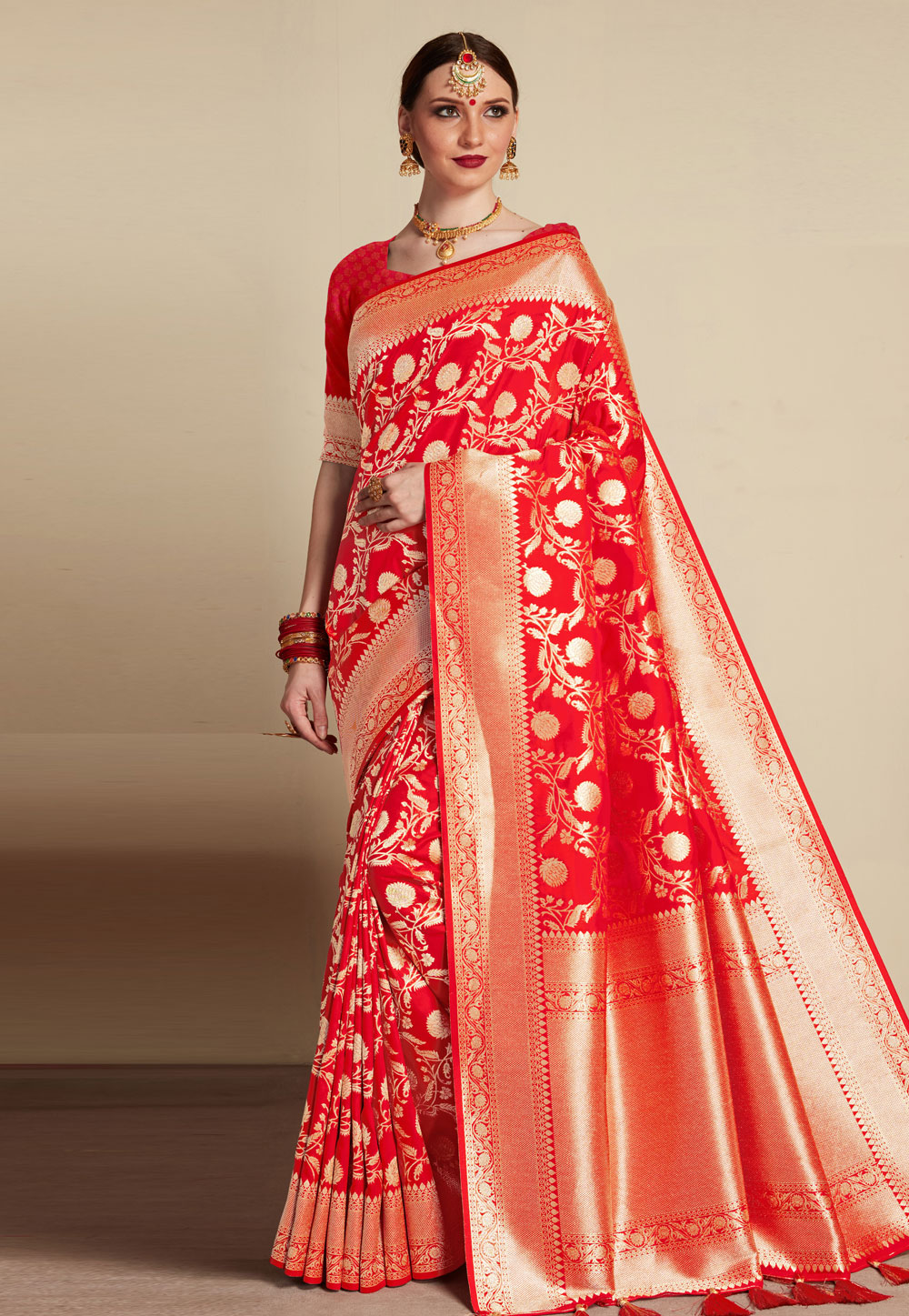 Red Banarasi Silk Saree With Blouse 203166