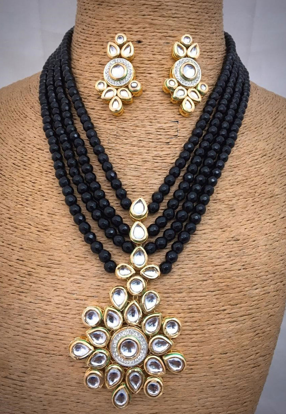 White Alloy Necklace Set With Earrings 176241