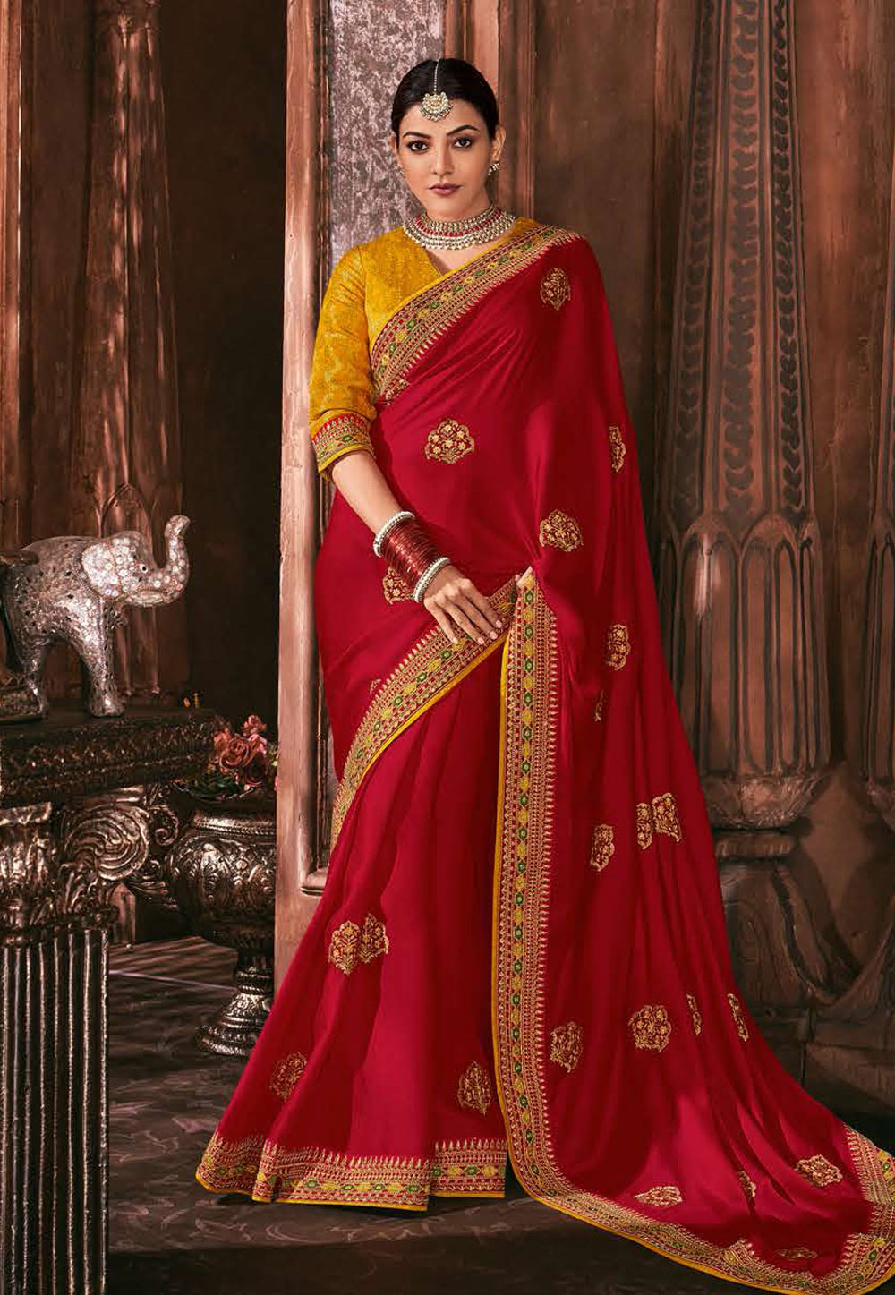 Kajal Aggarwal Red Silk Saree With Blouse 220946