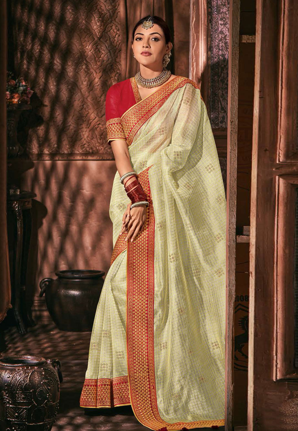 Kajal Aggarwal Light Green Silk Saree With Blouse 220948