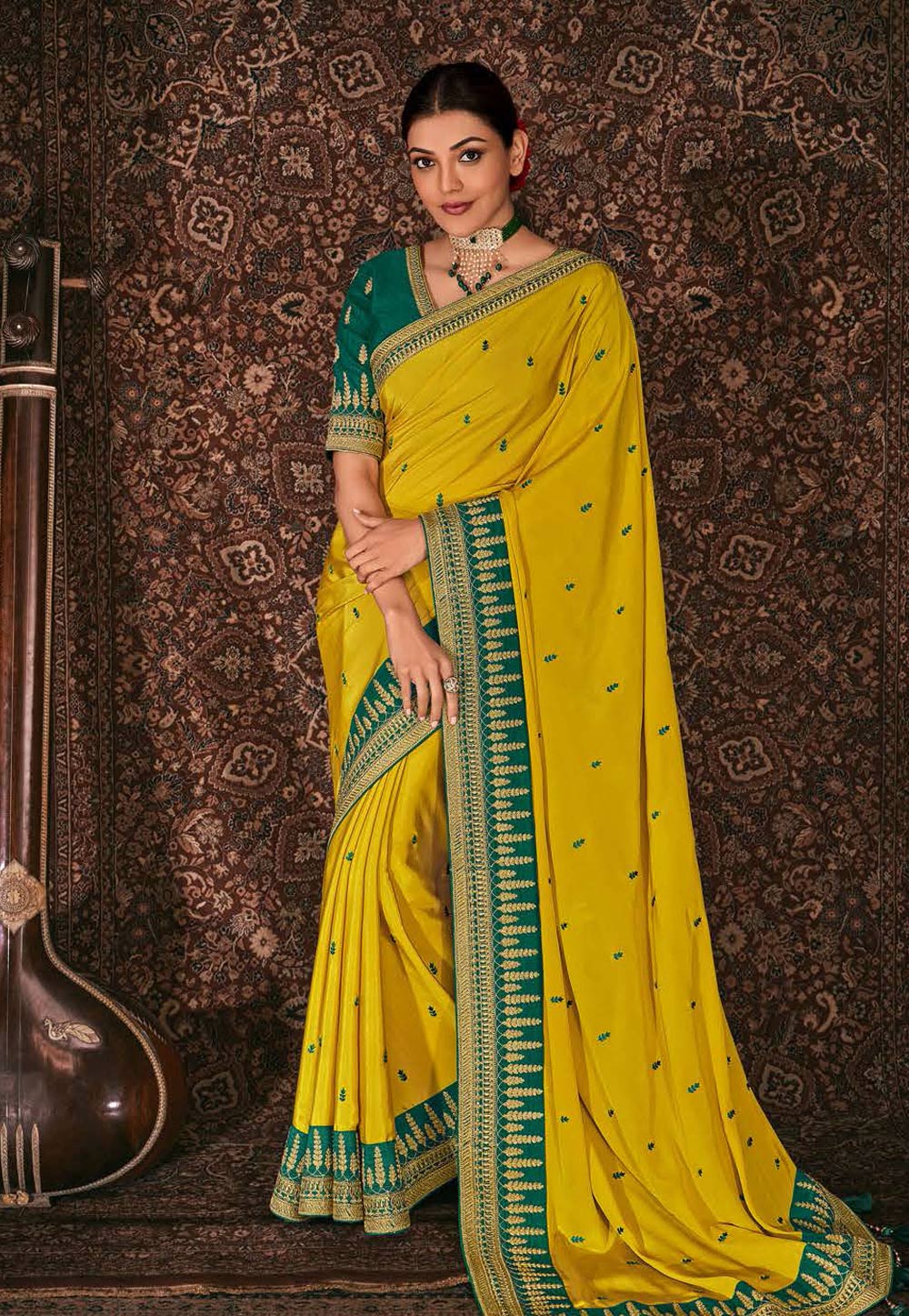 Kajal Aggarwal Yellow Silk Saree With Blouse 220954