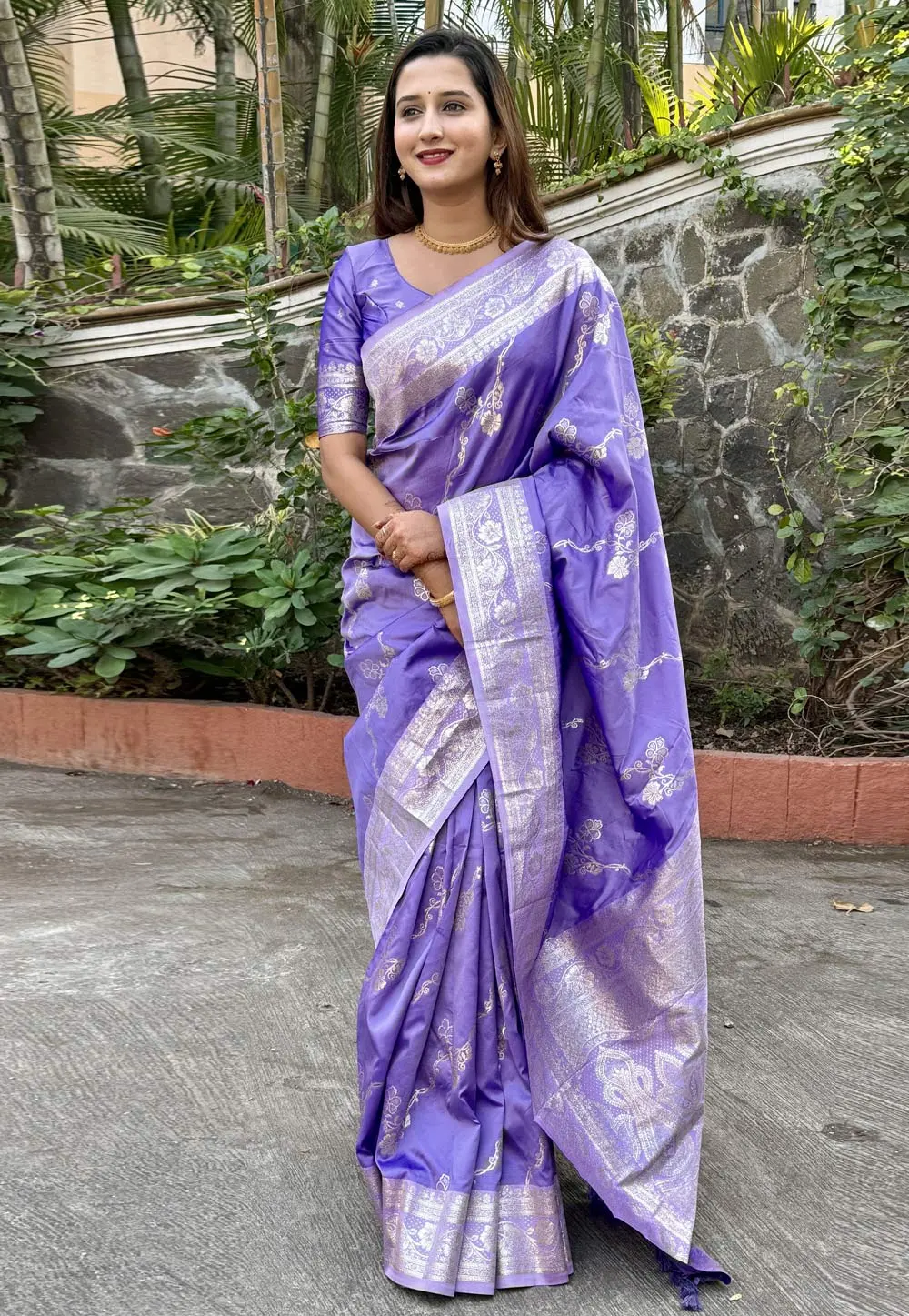 Lavender Banarasi Silk Saree With Blouse 301019