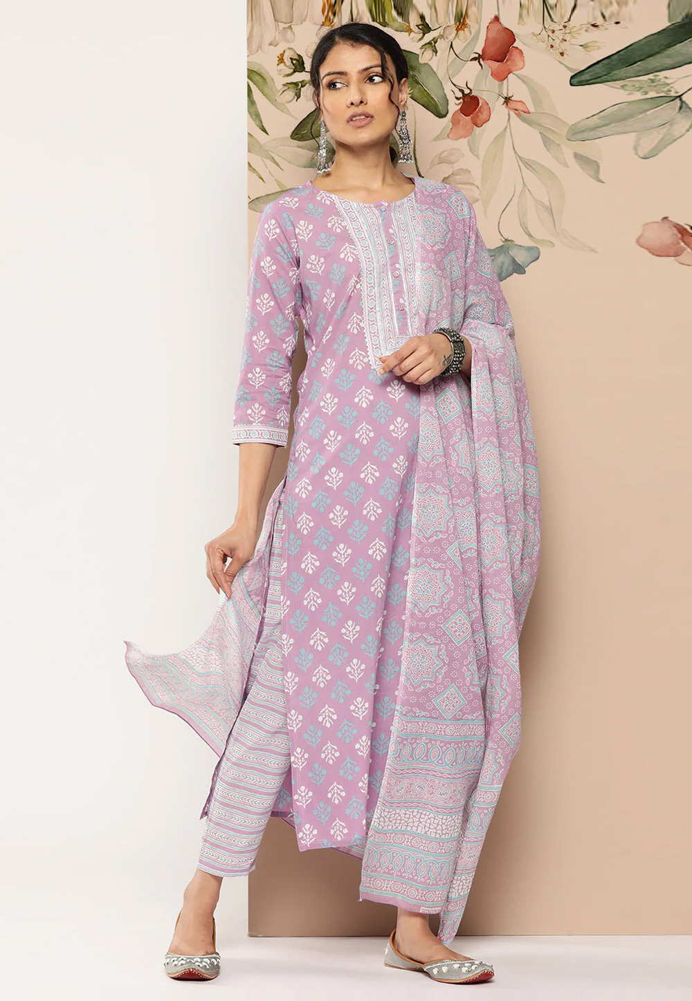 Lavender Cotton Readymade Pakistani Suit 282151
