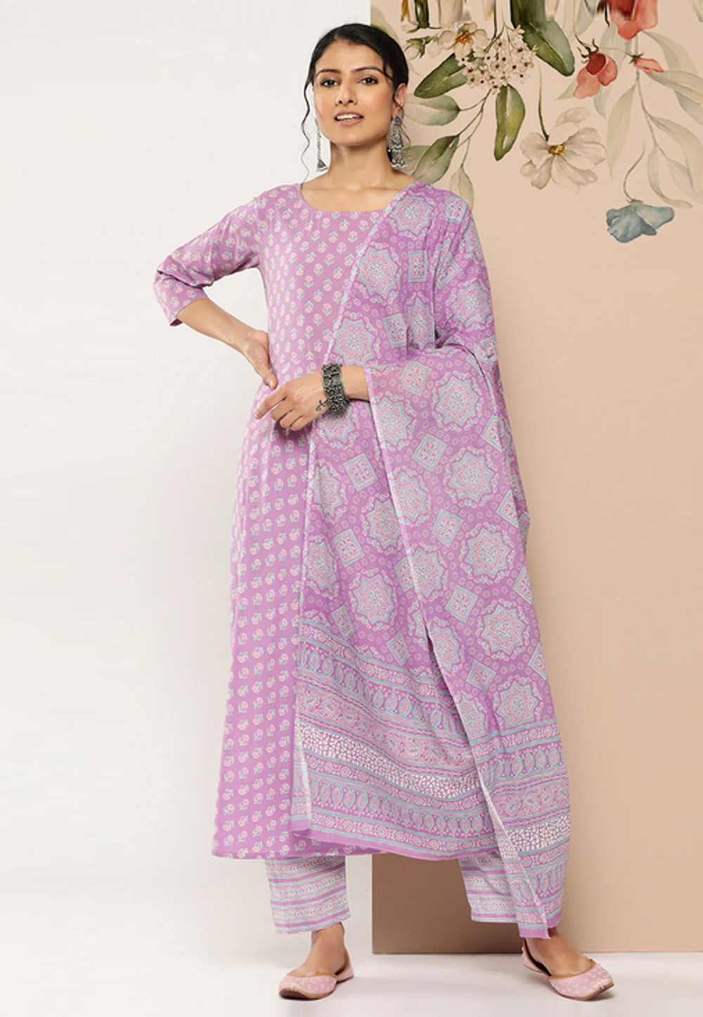 Lavender Cotton Readymade Pakistani Suit 282153