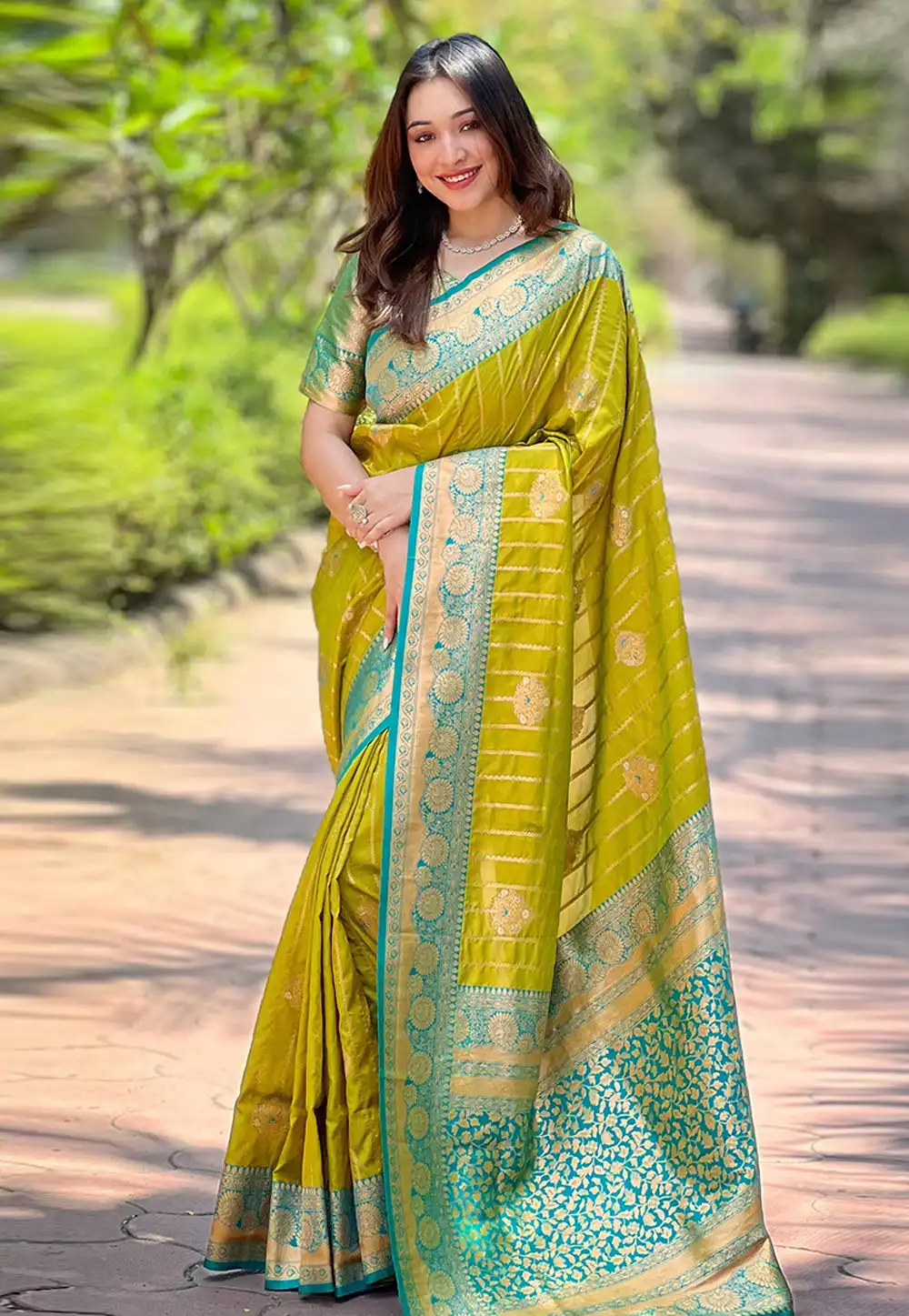 Light Green Silk Saree With Blouse 294771