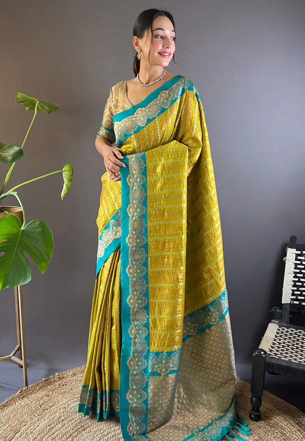 Light Green Silk Saree With Blouse 292695