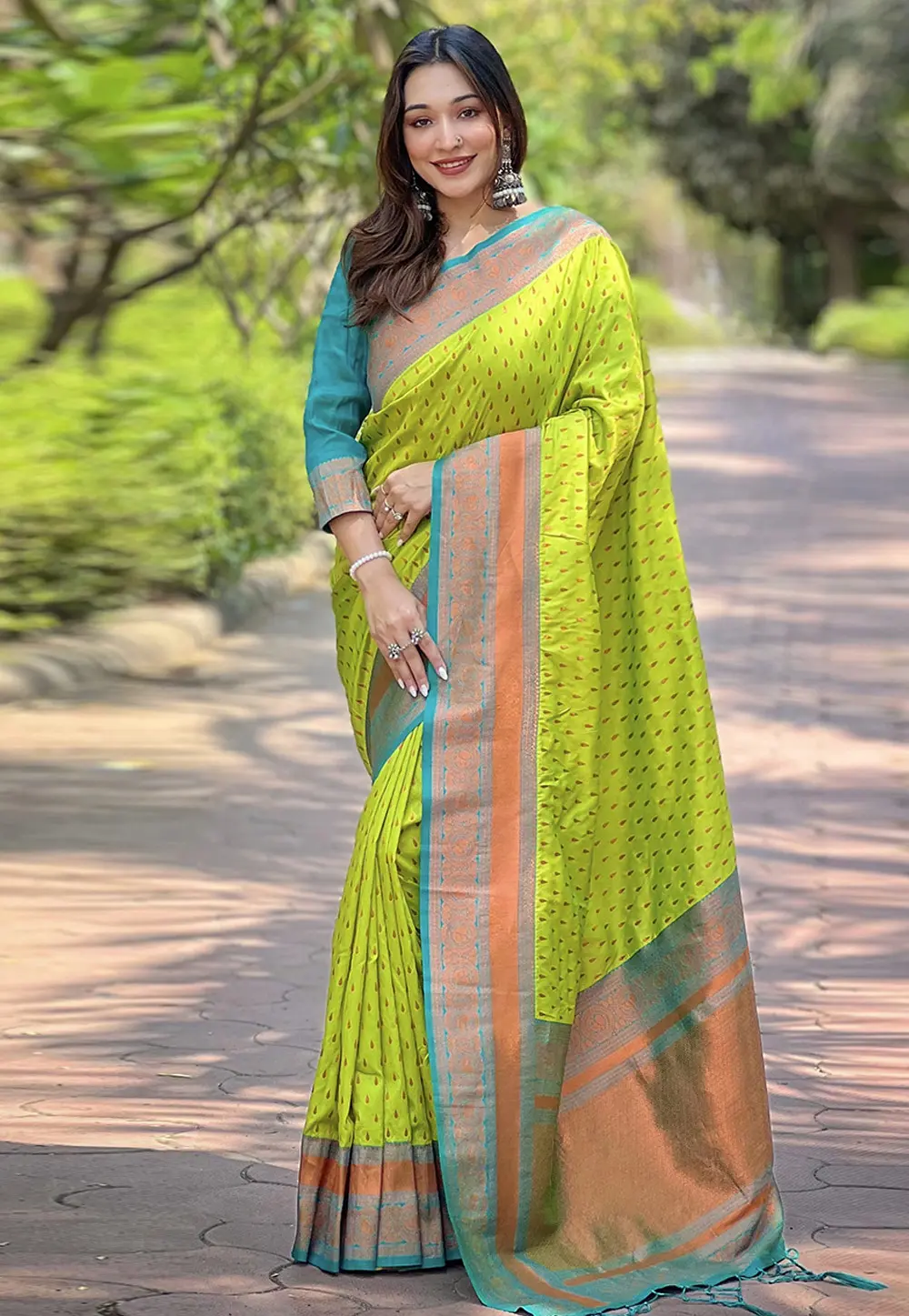 Light Green Silk Saree With Blouse 298486