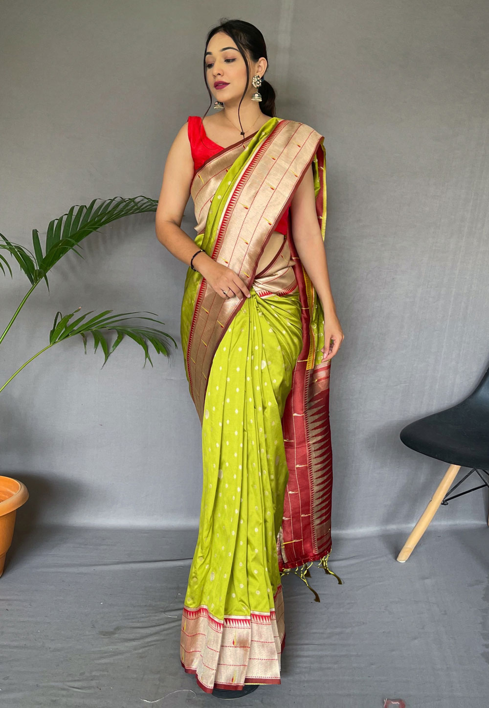 Light Green Silk Saree With Blouse 287328