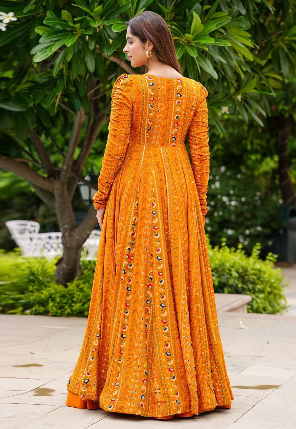 Beautiful Silk hand Embroidered Dress in jacket style. Modern silhouette  with traditional … | Bridal lehenga collection, Designer dresses indian,  Party wear dresses