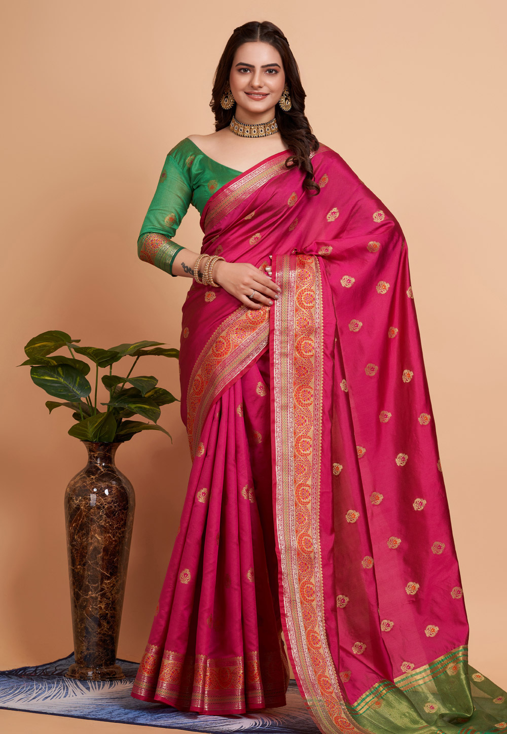 Magenta Banarasi Silk Saree 284256