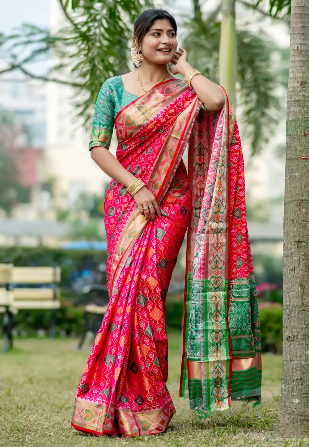 Magenta Banarasi Silk Saree 289405