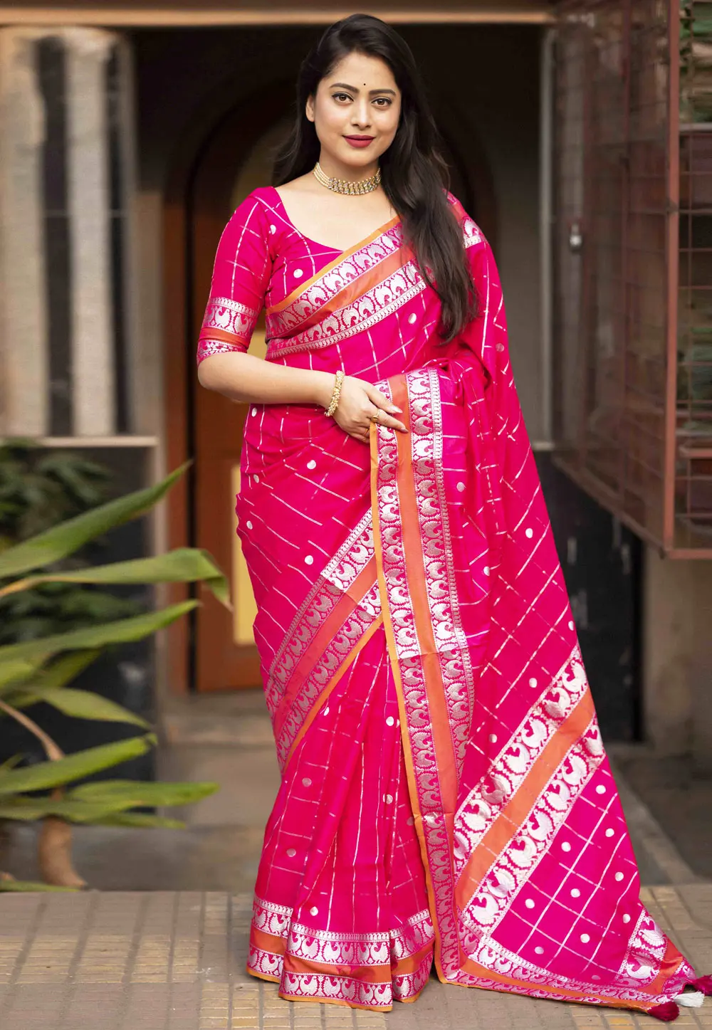 Magenta Banarasi Silk Saree 303151