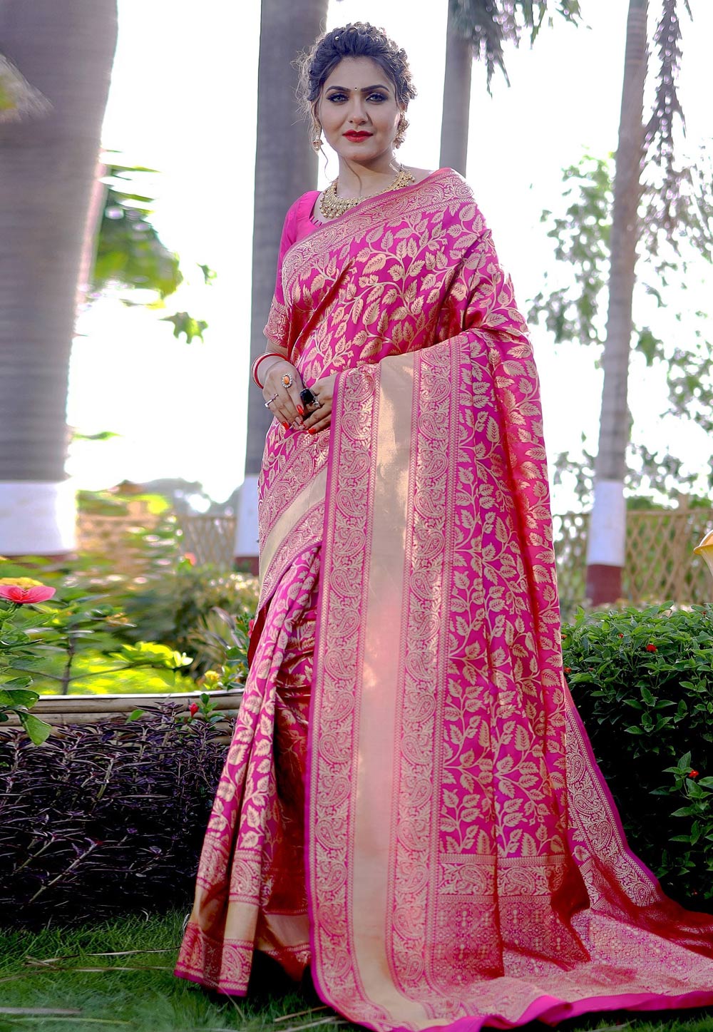 Magenta Banarasi Silk Saree 286048