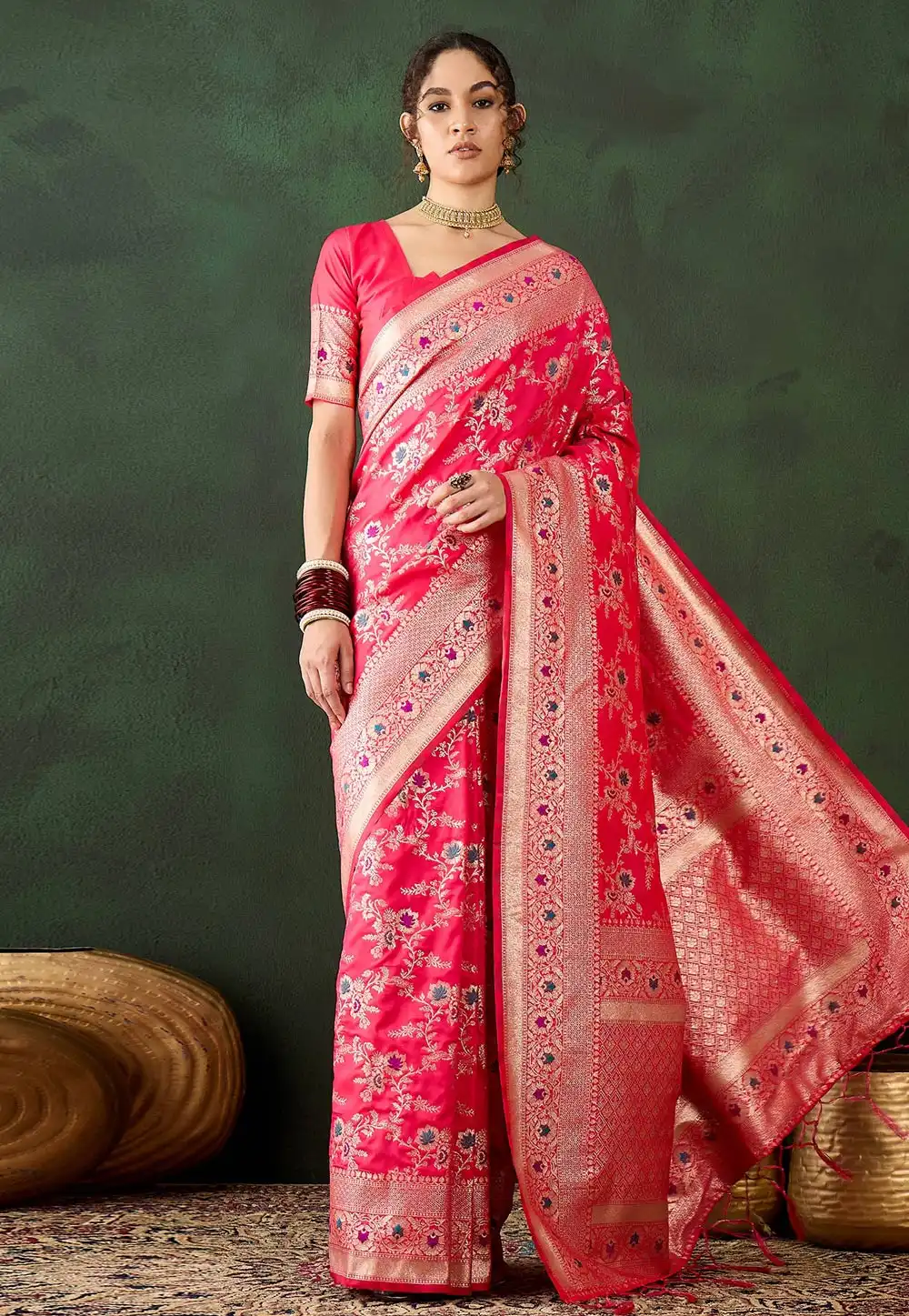 Magenta Banarasi Silk Saree 294363