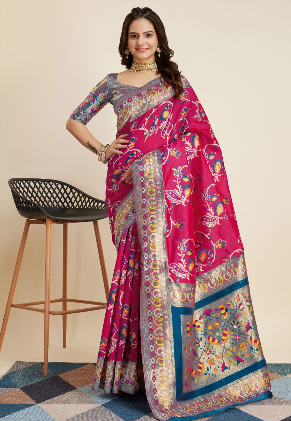 Magenta Banarasi Silk Saree With Blouse 280293