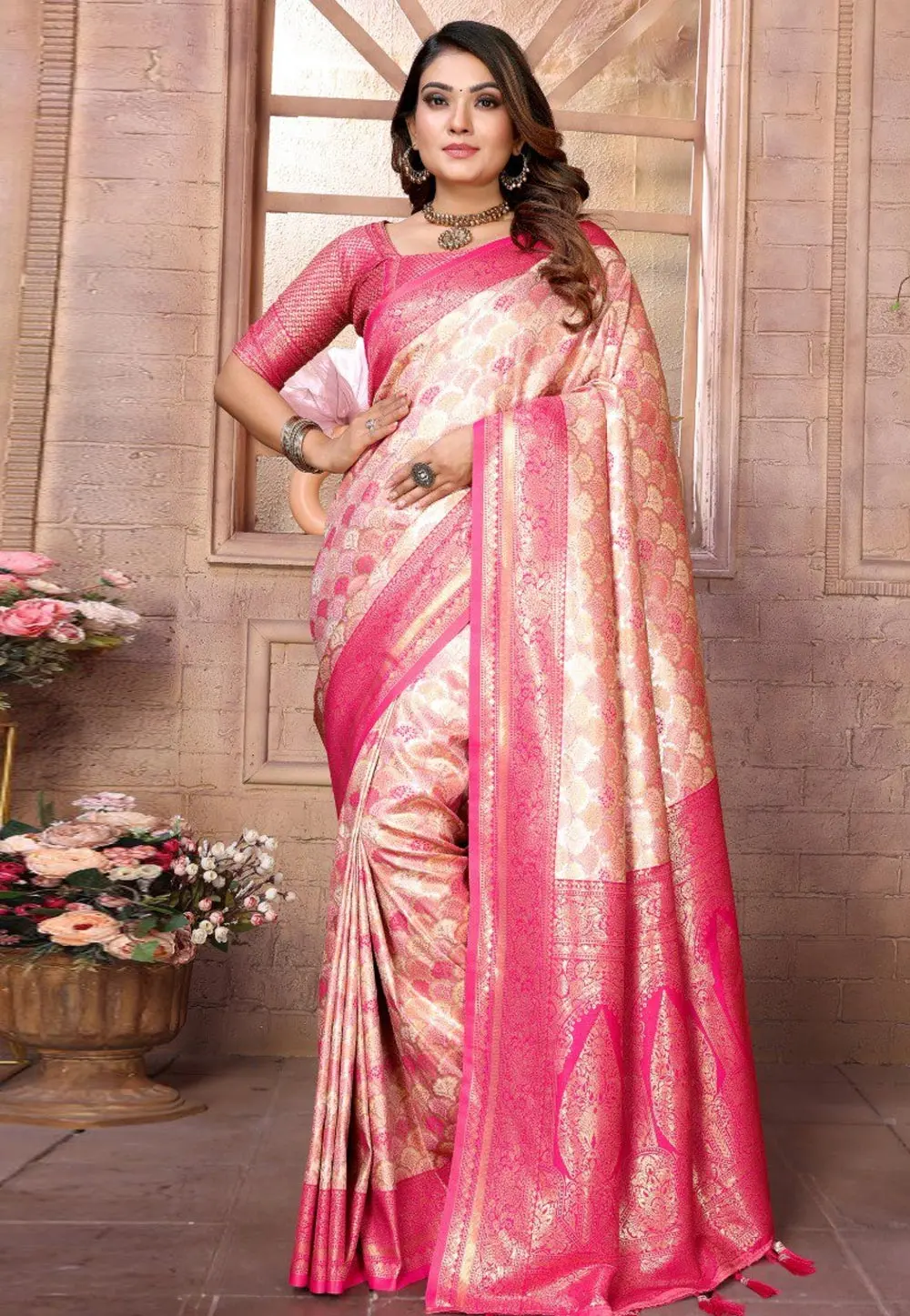 Magenta Banarasi Silk Saree With Blouse 301005