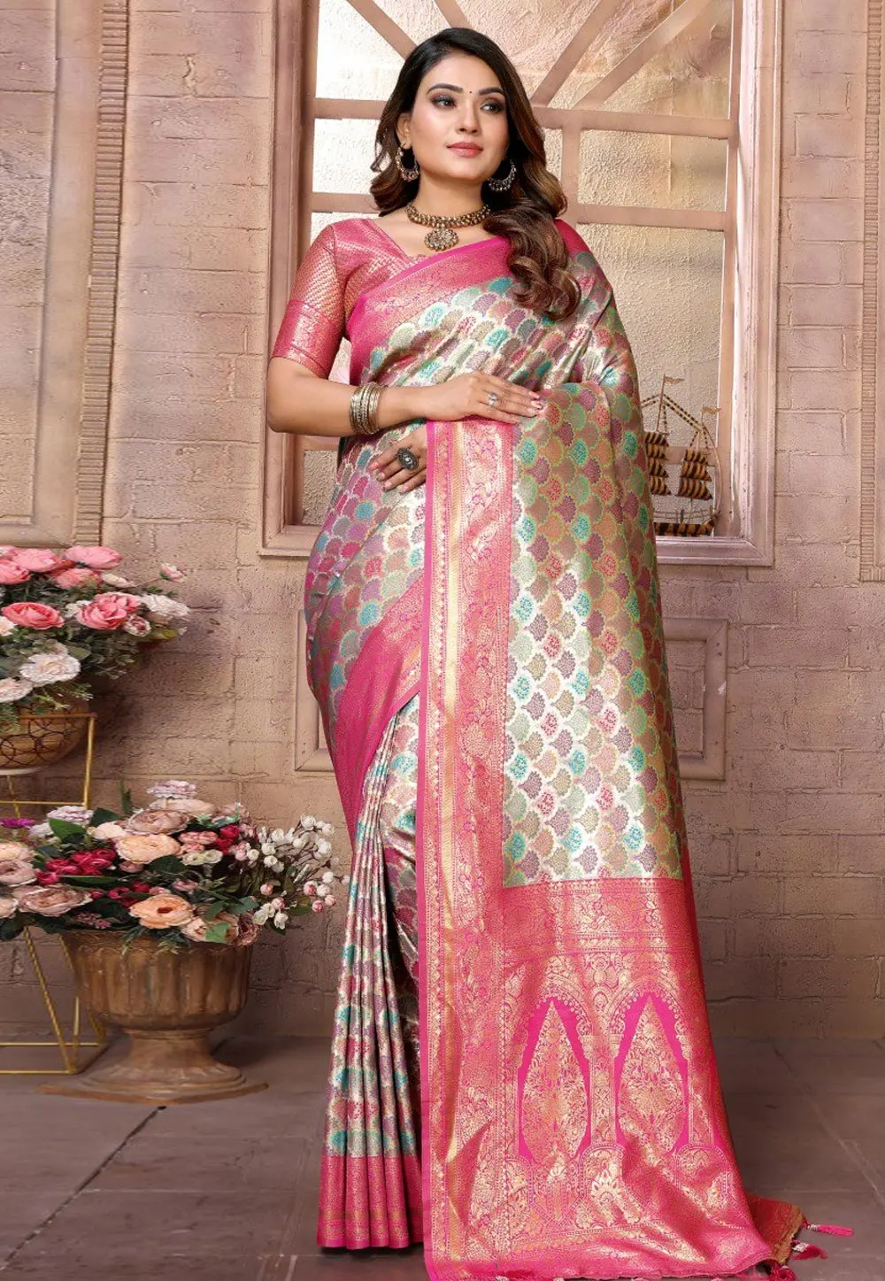 Magenta Banarasi Silk Saree With Blouse 301007