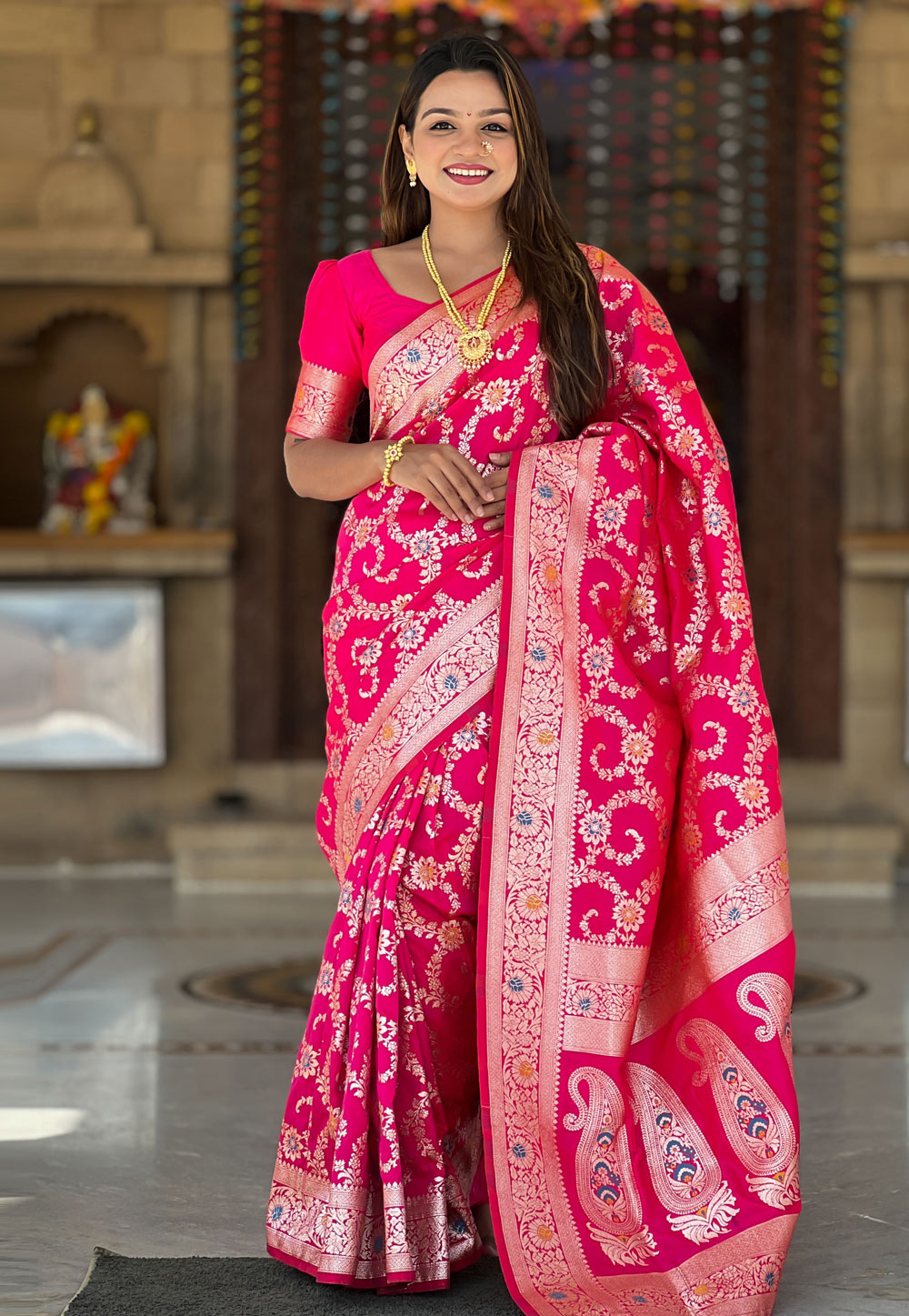 Magenta Banarasi Silk Saree With Blouse 306551