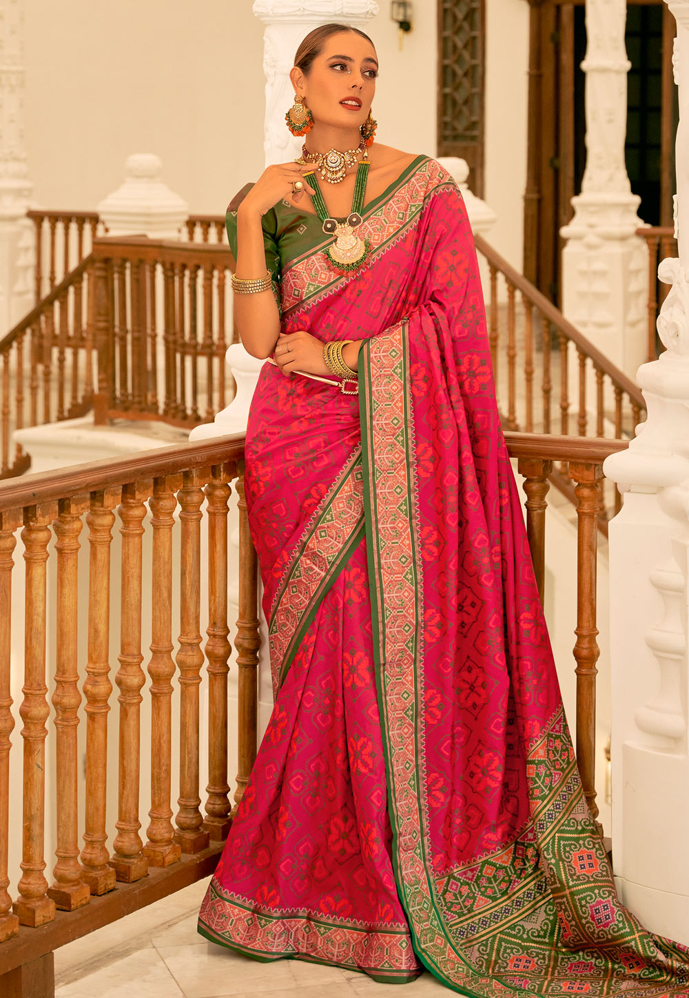 Magenta Banarasi Silk Saree With Blouse 286143