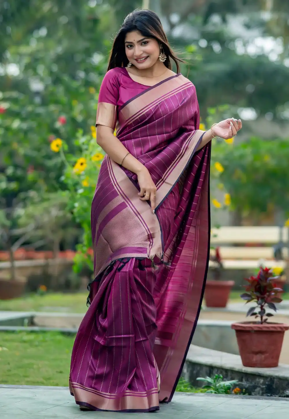 Magenta Raw Silk Saree With Blouse 290849