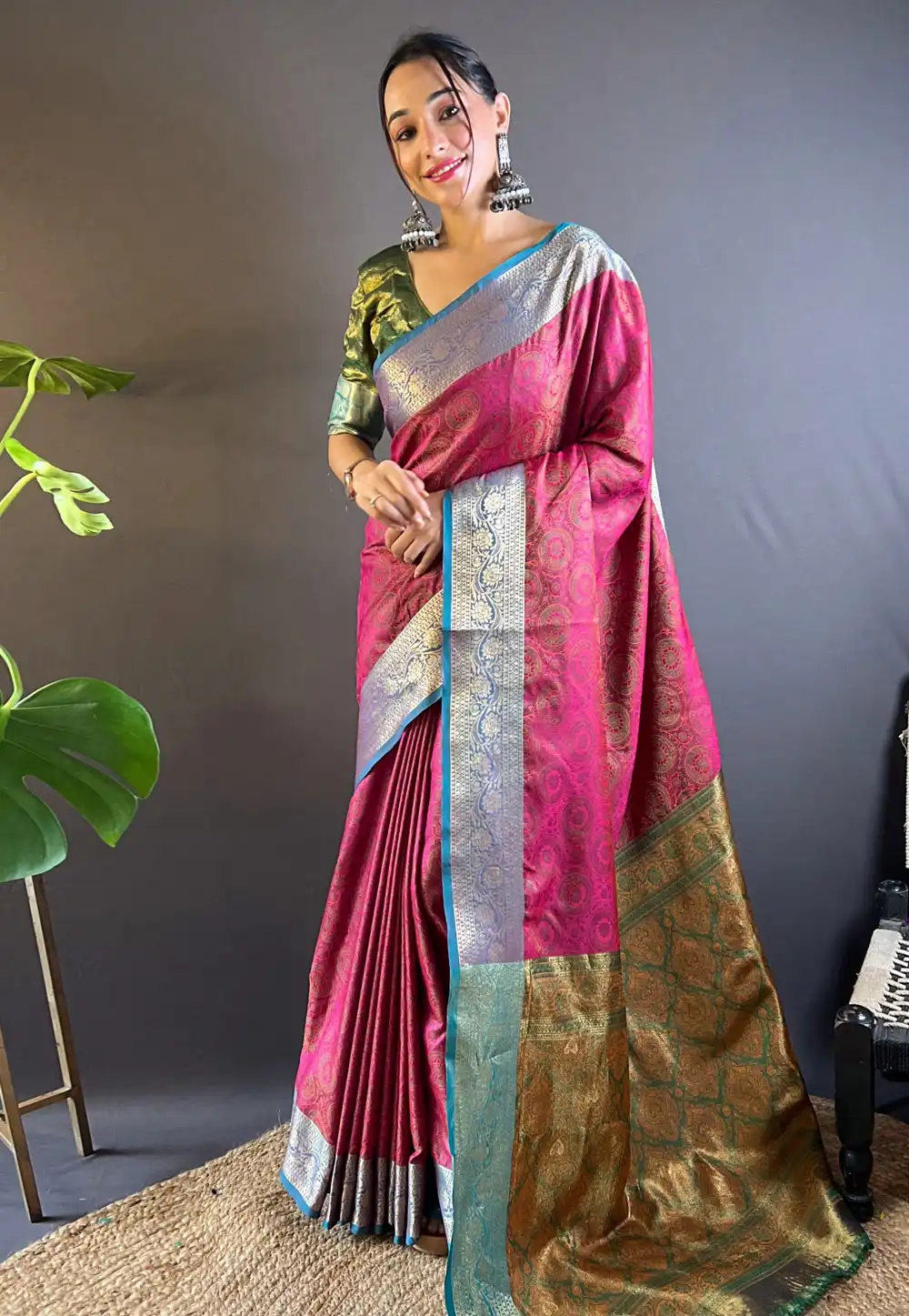 Magenta Silk Saree With Blouse 292432