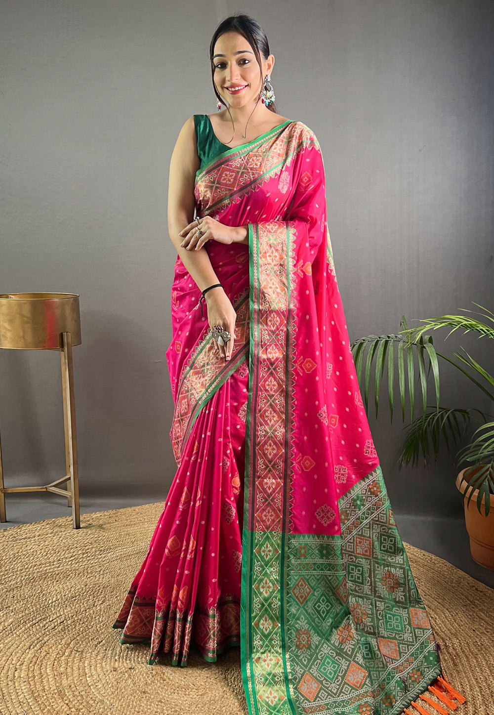 Magenta Silk Saree With Blouse 287320