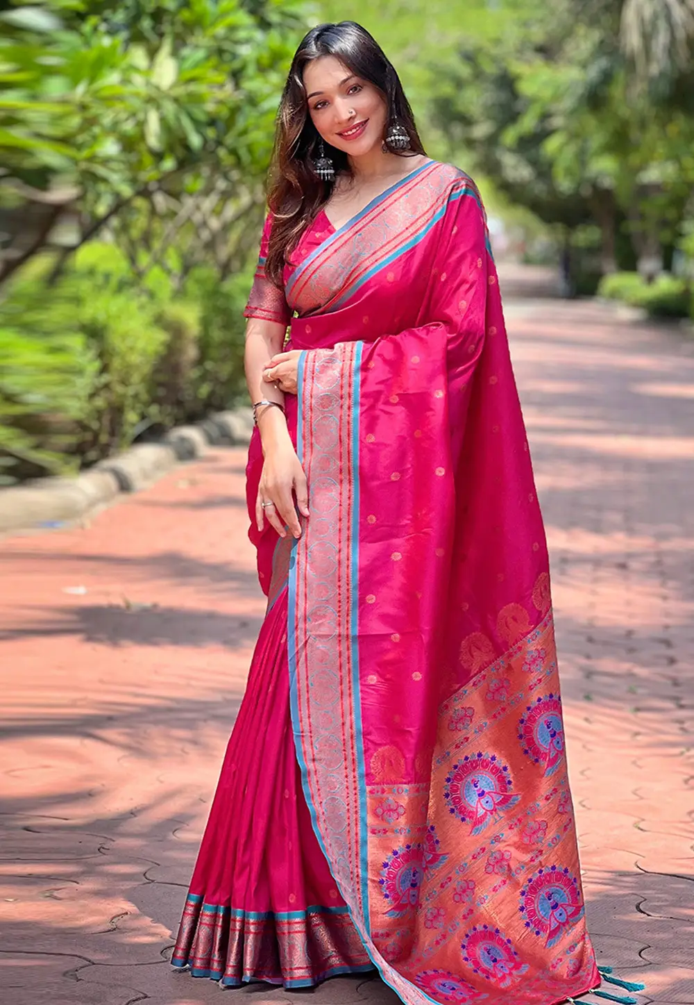 Magenta Silk Silk Saree With Blouse 295683