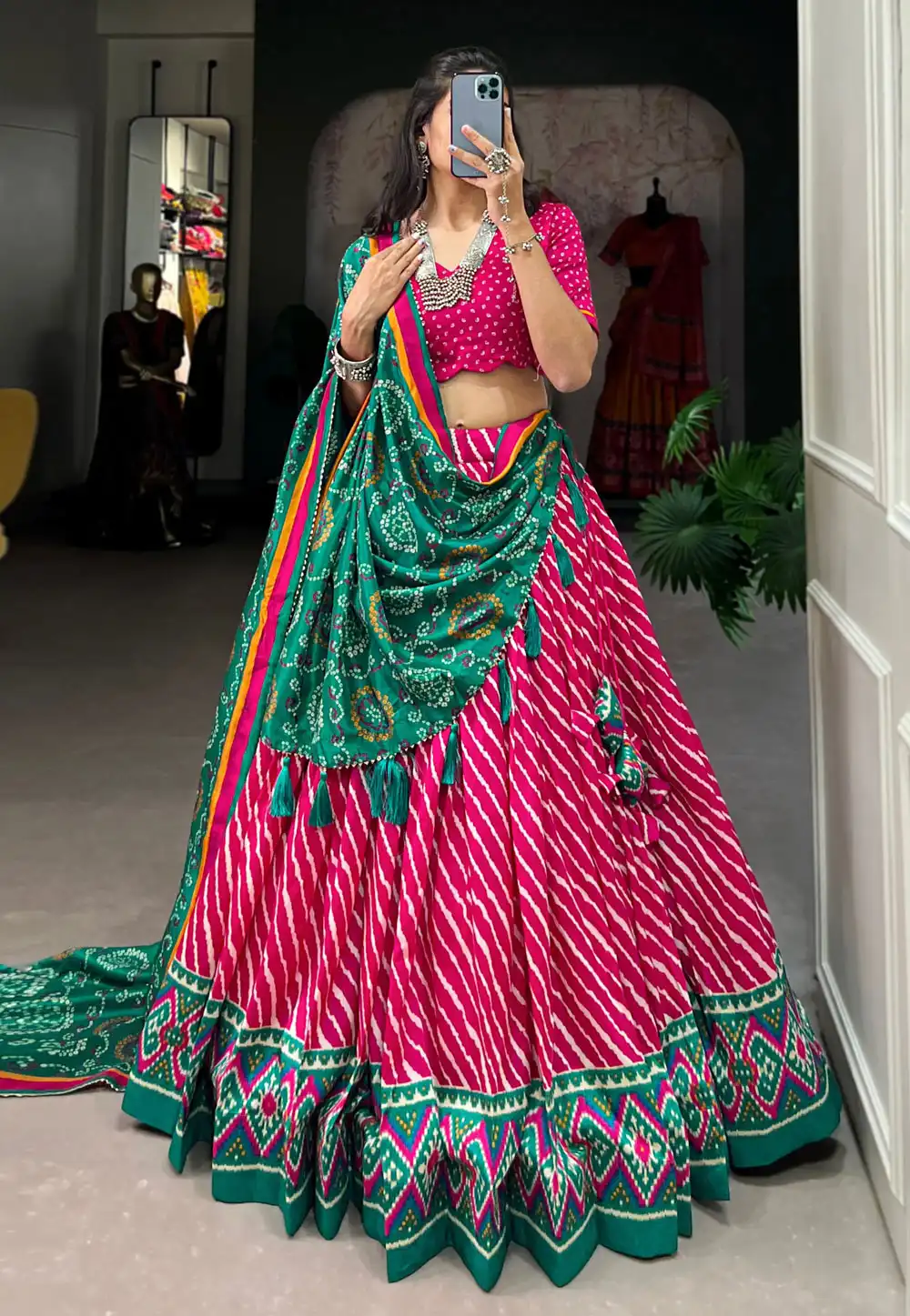 Magenta Tussar Silk Navratri Chaniya Choli 291165