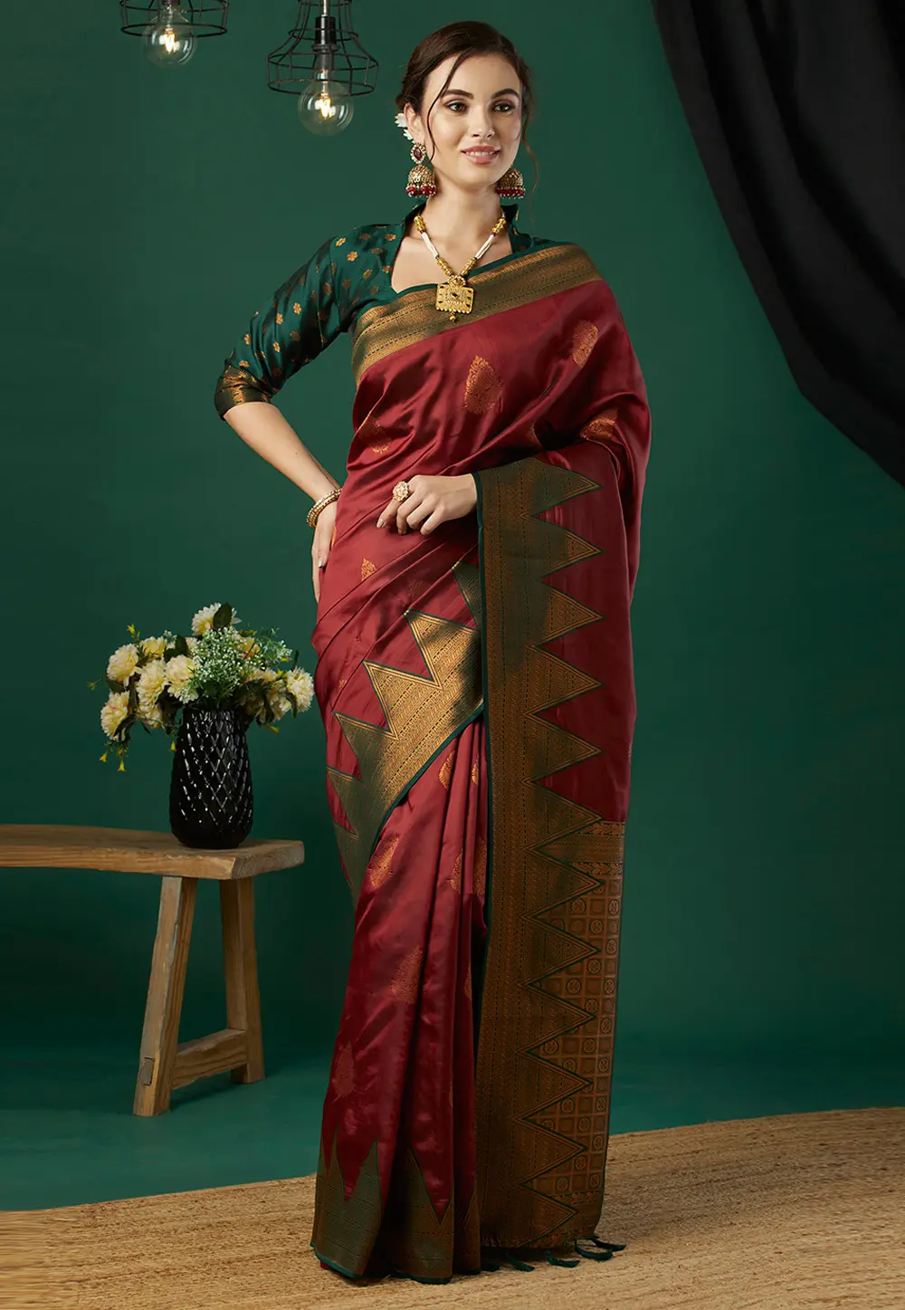 Maroon Banarasi Silk Saree With Blouse 300541