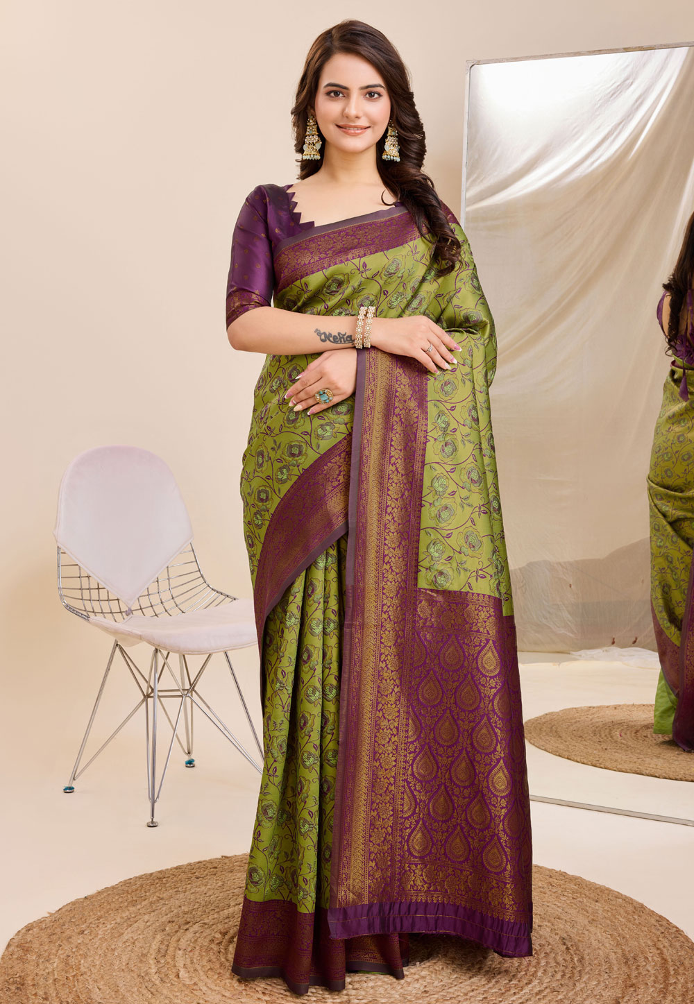 Mehndi Banarasi Silk Saree With Blouse 284281