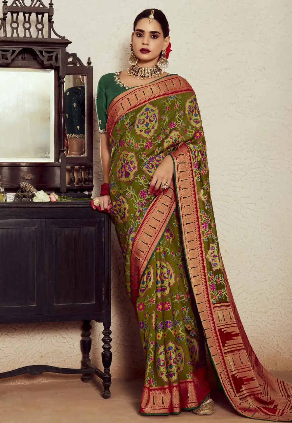 Mehndi Brasso Saree With Blouse 290666