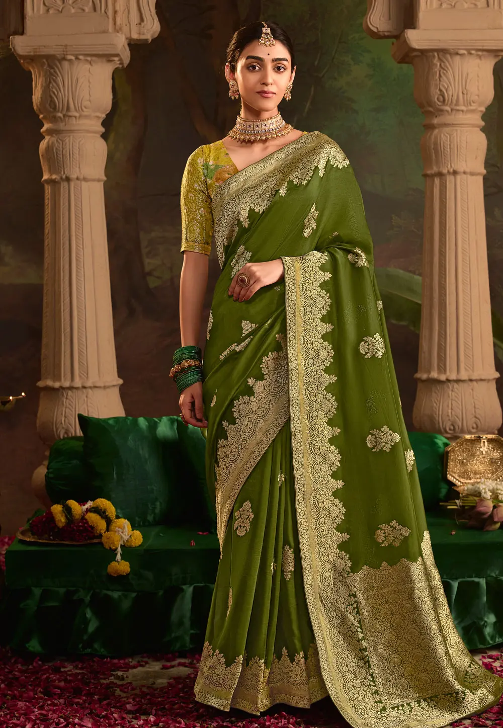 Mehndi Crepe Silk Saree With Blouse 301426