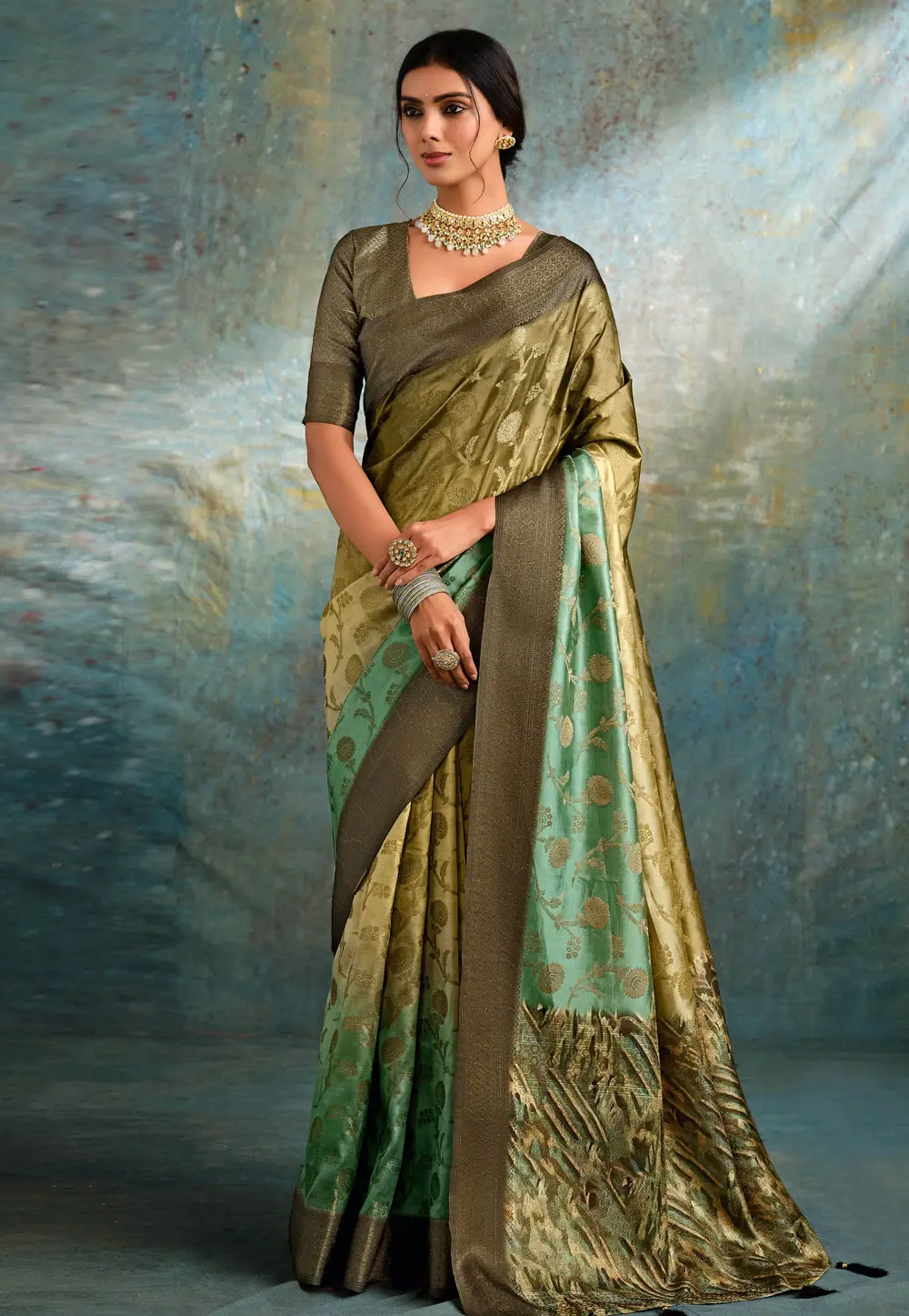 Mehndi Jacquard Silk Saree With Blouse 302249