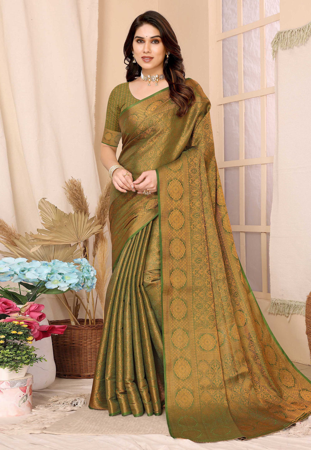 Mehndi Kanjivaram Silk Saree With Blouse 285859