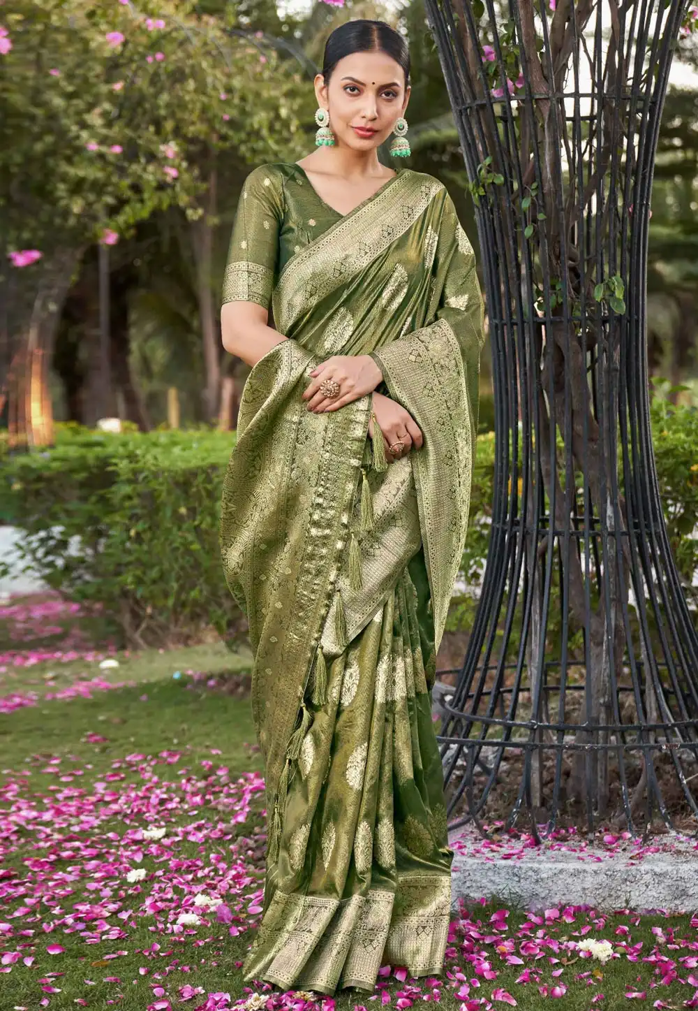 Mehndi Shimmer Saree With Blouse 290363