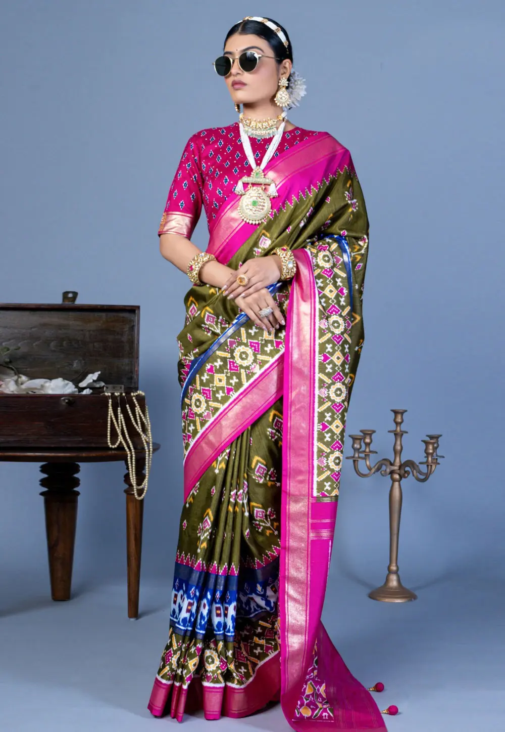 Mehndi Silk Saree With Blouse 303449