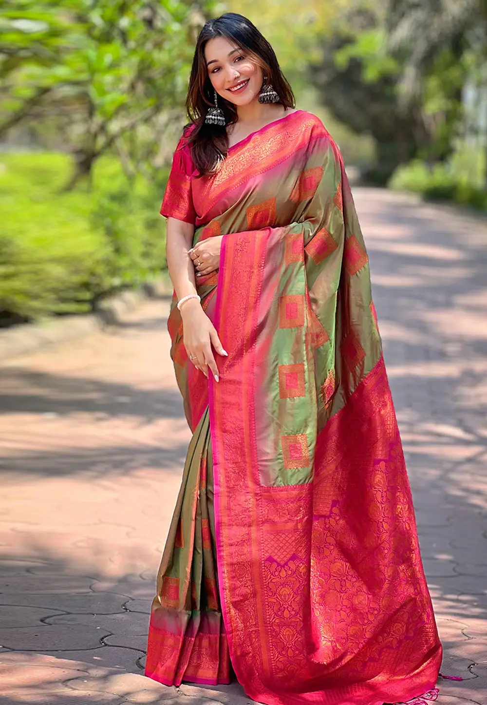 Mehndi Silk Saree With Blouse 296734