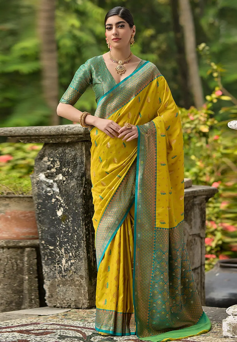 Mustard Banarasi Silk Saree With Blouse 303431