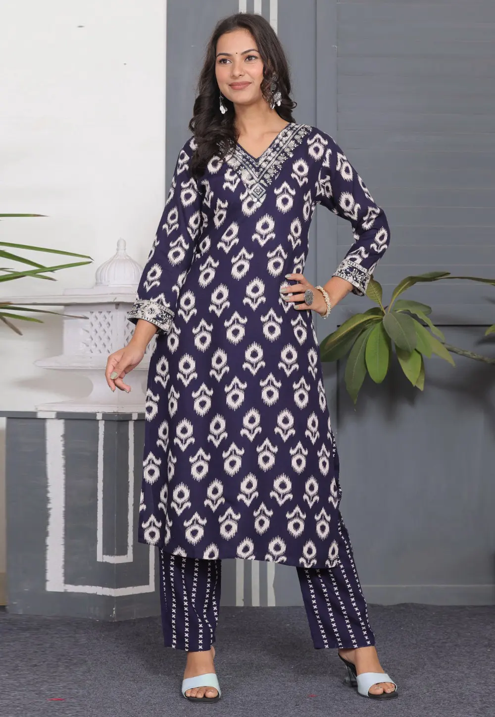 Navy Blue Rayon Kurta Set With Pent 302627