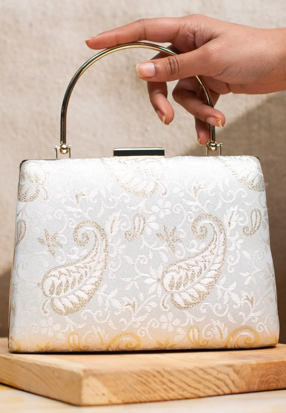 Off White Art Silk Clutch 298996