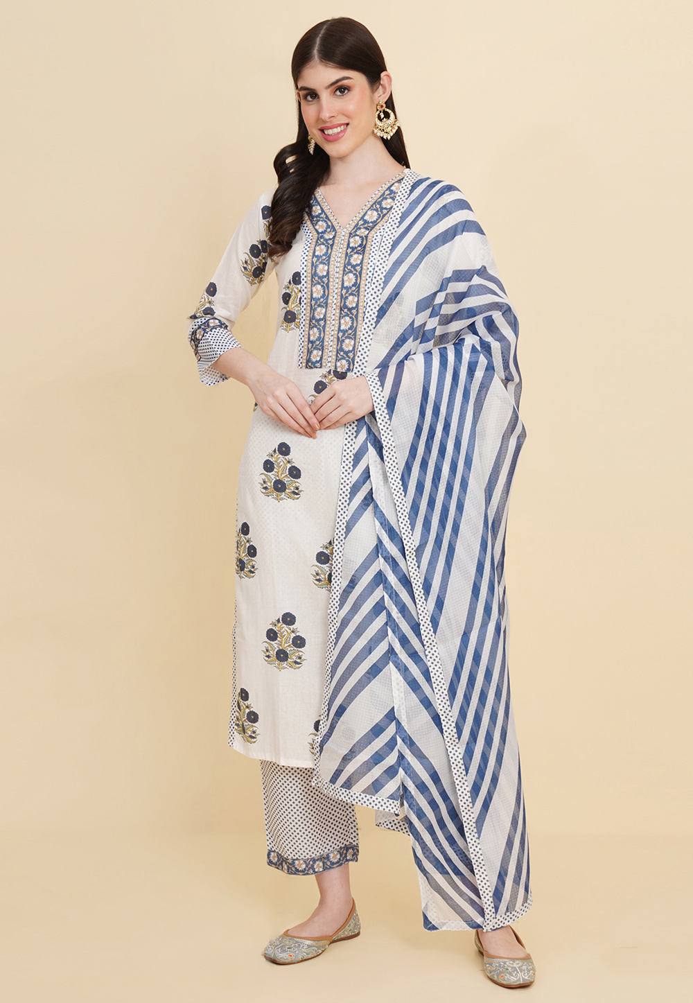 Off White Cotton Readymade Pakistani Suit 285141
