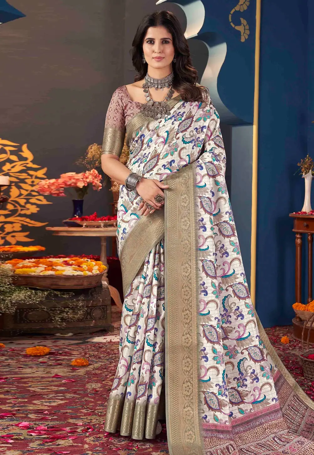 Off White Jacquard Silk Saree With Blouse 296074