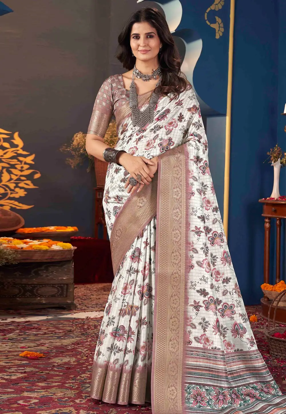 Off White Jacquard Silk Saree With Blouse 296077