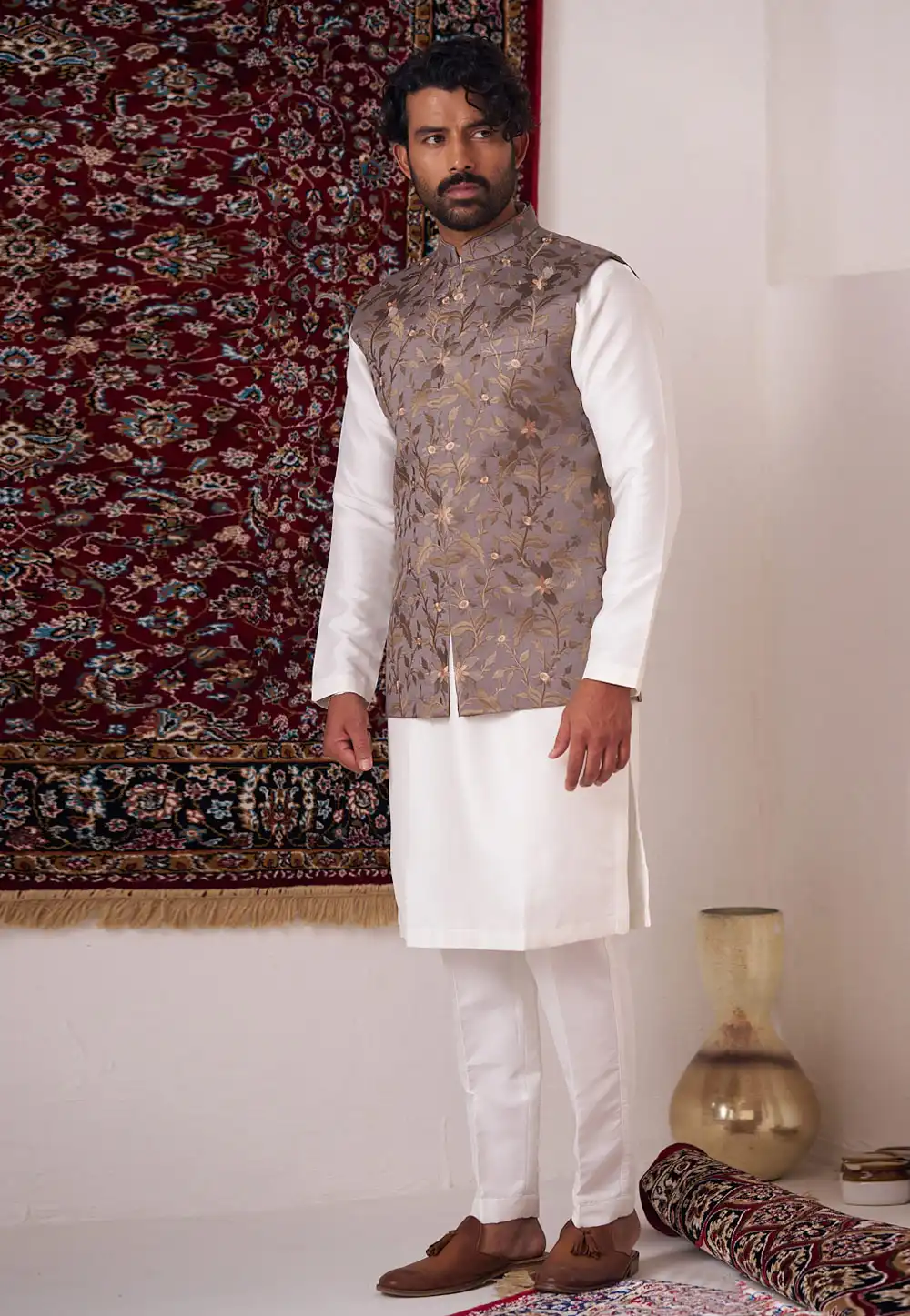 Off White Silk Kurta Pajama With Jacket 294028