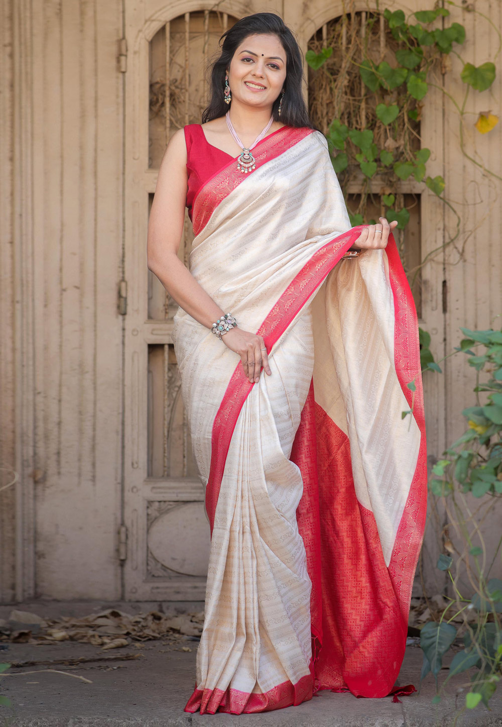 Off White Silk Saree With Blouse 285590
