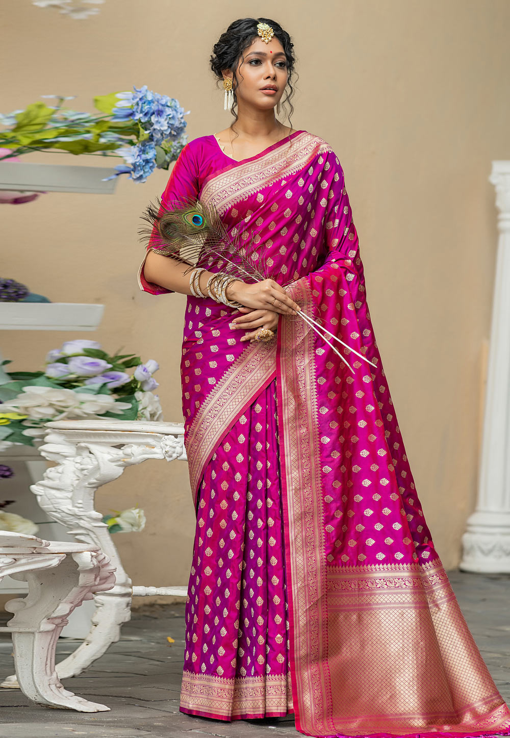 Magenta Banarasi Silk Saree With Blouse 268322