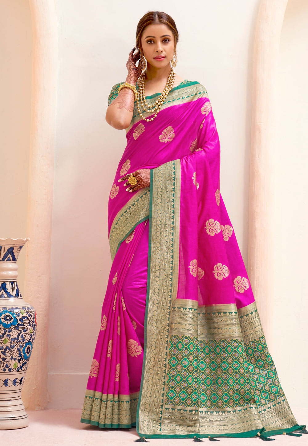 Magenta Silk Saree With Blouse 246050